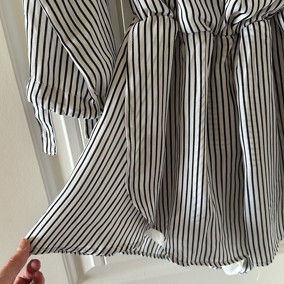 Pin Stripe Romper - Picture 4 of 4